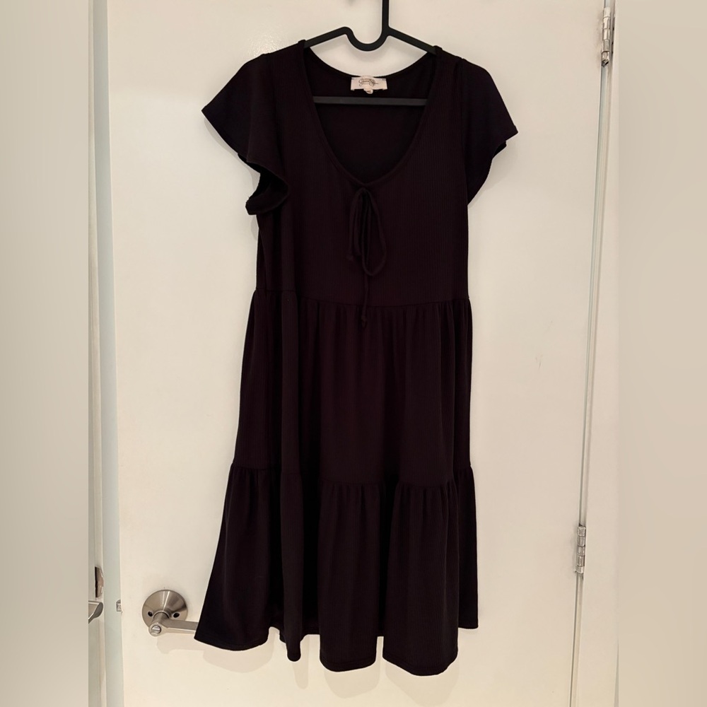Jessica Simpson black light and comfy summer dress